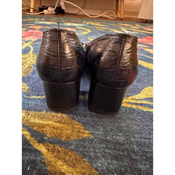 Salvatore Ferragamo Leather Vara Bow Heels Size 5 - Picture 5 of 9